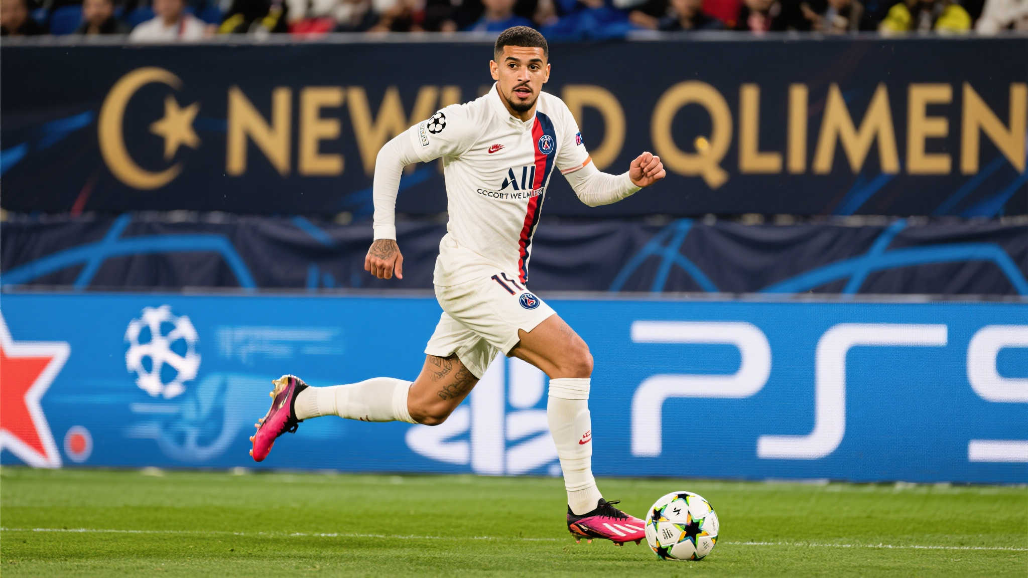 新月为特奥开出2000万年薪,并向米兰支付3000万转会费 近年来,新月俱乐部凭借雄厚财力,在全球市场上频频出